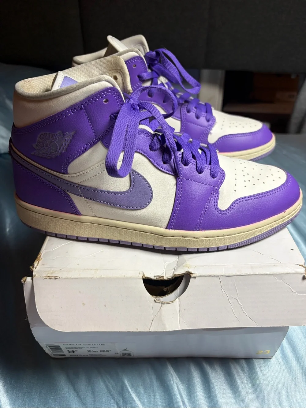Nike Mid-Top Sneakers - Purple & White